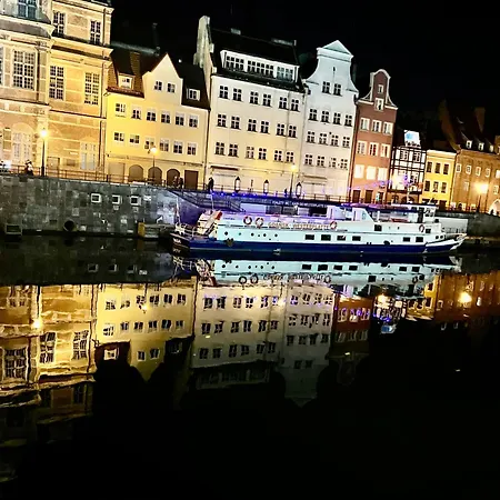 Baltic Riviera - Luxurious With Patio And River View Danzica