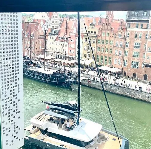 Baltic Riviera - Luxurious With Patio And River View Gdańsk