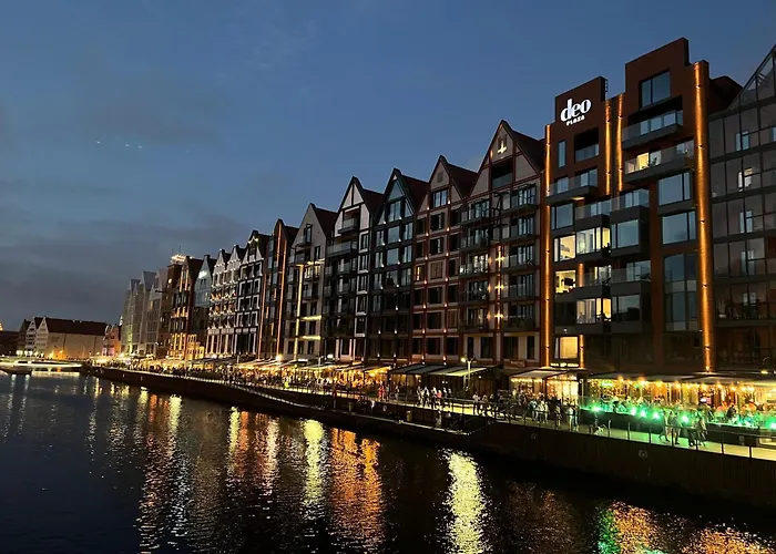 Baltic Riviera - Luxurious With Patio And River View 그단스크