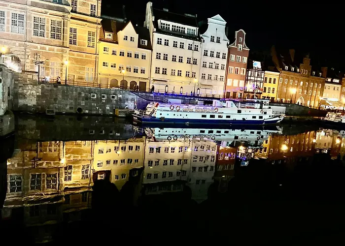 Baltic Riviera - Luxurious With Patio And River View Gdańsk